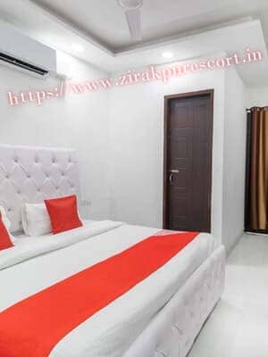 Call Girls Near Hotel Paradise Zirakpur